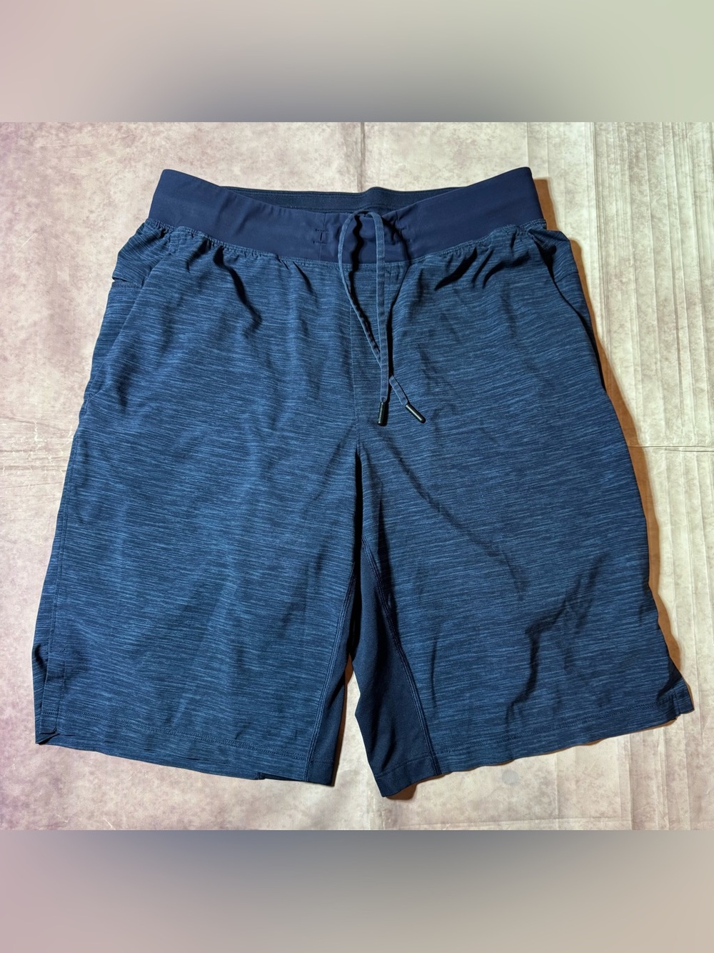 Lululemon T.H.E. Short Mens Medium Blue Linerless 9" Athleisure Stretch Gym Run